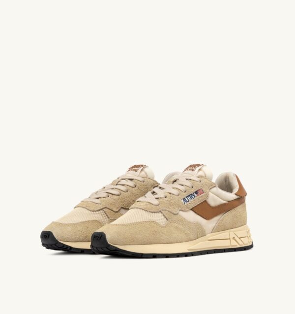 ⁦נעלי סניקרס בז' וחום | Autry Sneakers beige & brown⁩ – תמונה ⁦2⁩