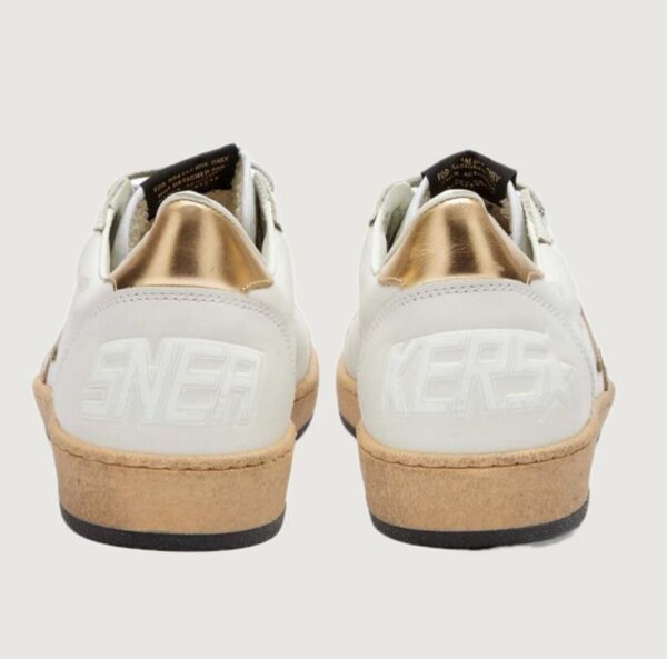 ⁦נעלי סניקרס עור לבן  GOLDEN GOOSE Ballstar leather sneakers⁩ – תמונה ⁦2⁩