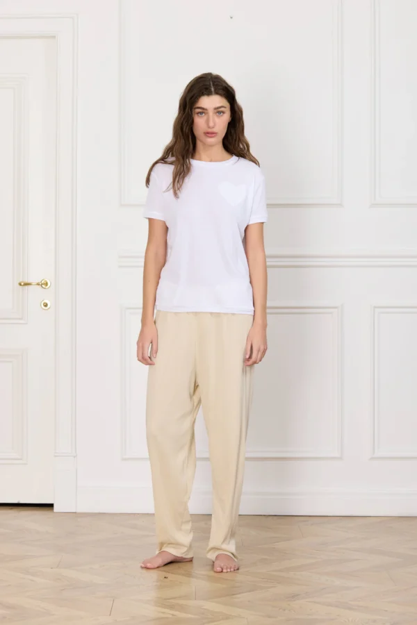 ⁦CHAMP HEART TEE WHITE⁩ – תמונה ⁦5⁩